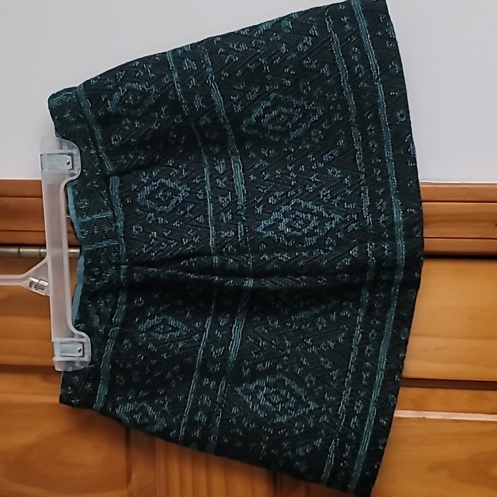 Zara green patterned skirt in size 6